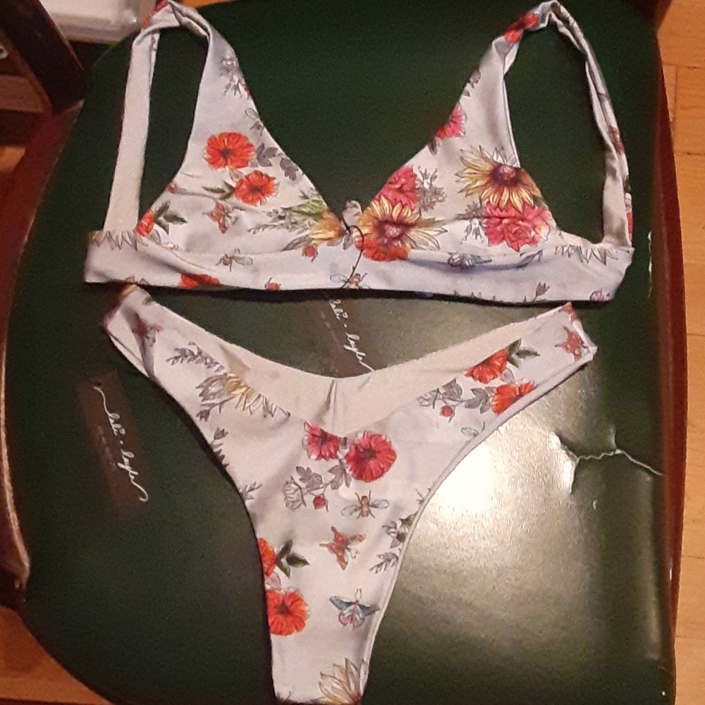 Lali + Layla Bikini